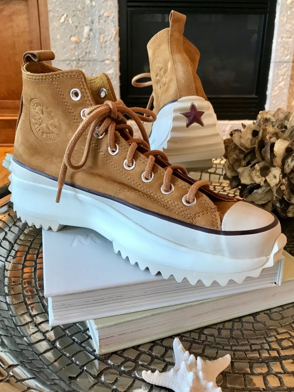 CONVERSE RUN STAR HIKE HIGH PLATFORM SNEAKERS WHEAT BROWN NUBUCK